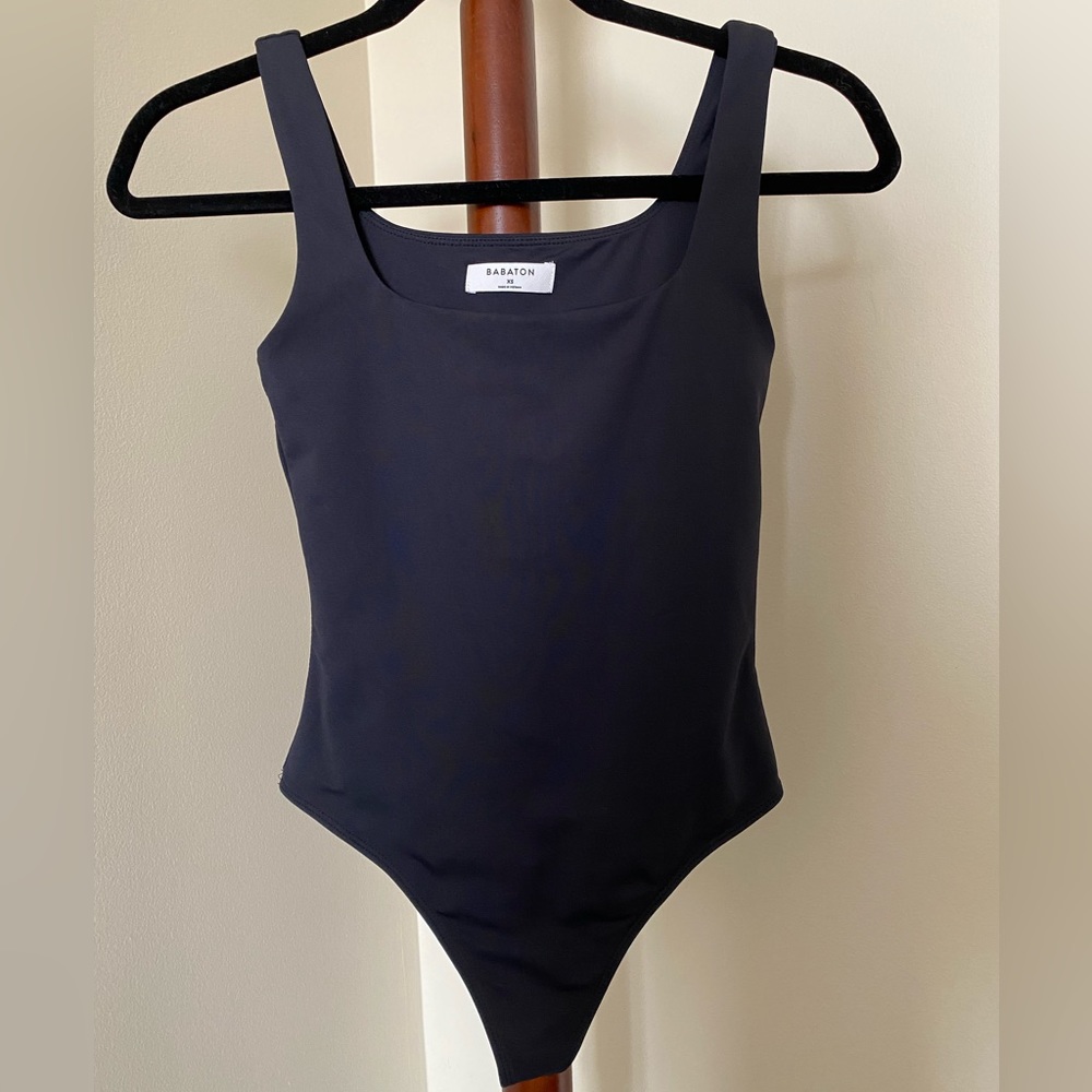 NWOT Aritzia (Babaton) Contour Square-neck Bodysuit - Size XS - Black